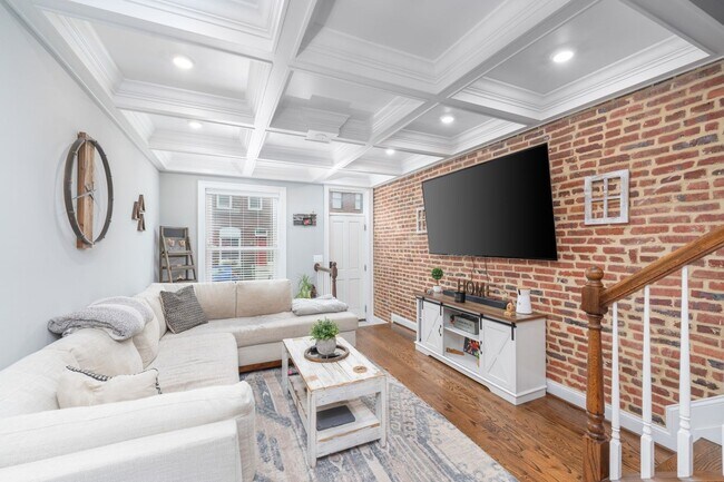Building Photo - 216 S Robinson St