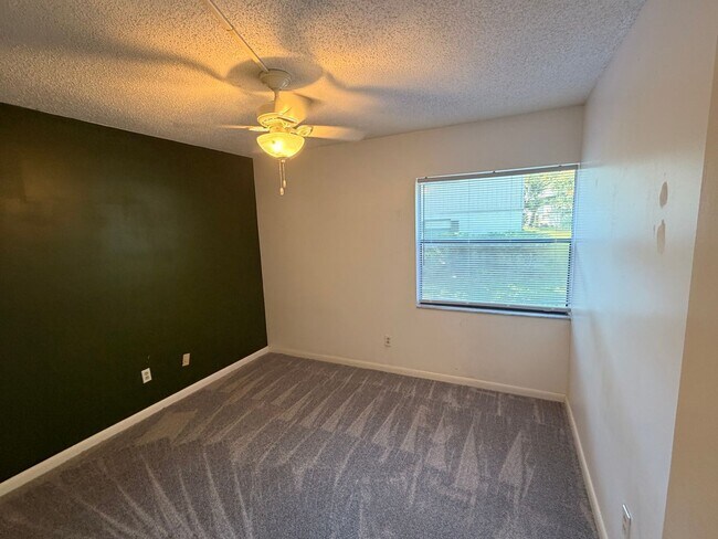 Building Photo - 7 Castania Ct