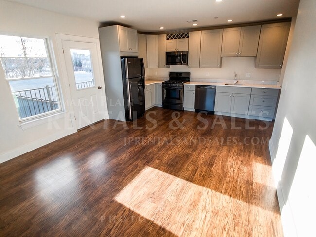 Building Photo - 76 Stonley Rd