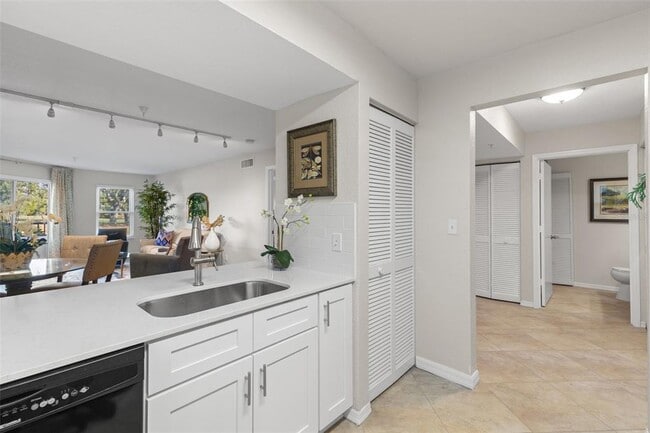 Building Photo - 2323 Feather Sound Dr