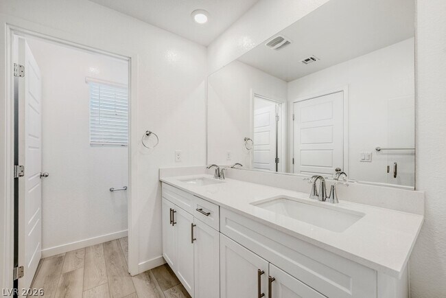 Building Photo - 773 Fallen Phoenix St