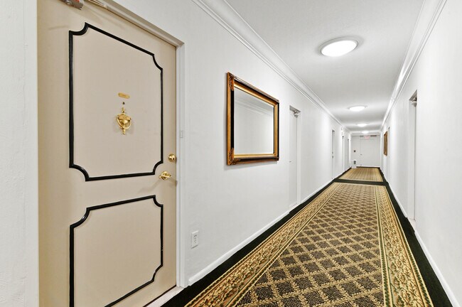 Building Photo - 2840 S Ocean Blvd