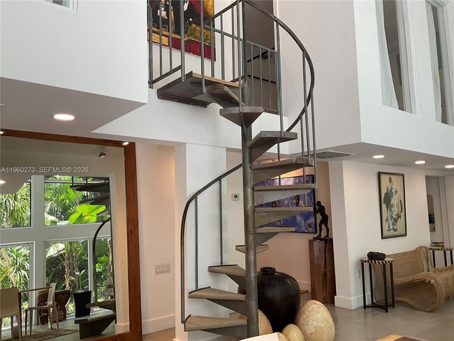 Building Photo - 2485 Inagua Ave