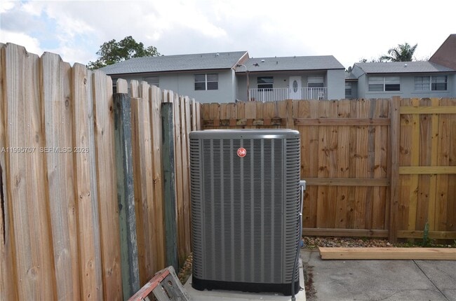 Building Photo - 15431 SW 81st Cir Ln