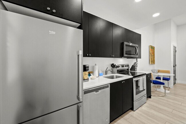 Building Photo - 1862 6th St