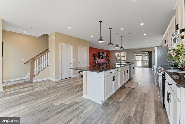 Building Photo - 304 Petite Sirah Terrace SE