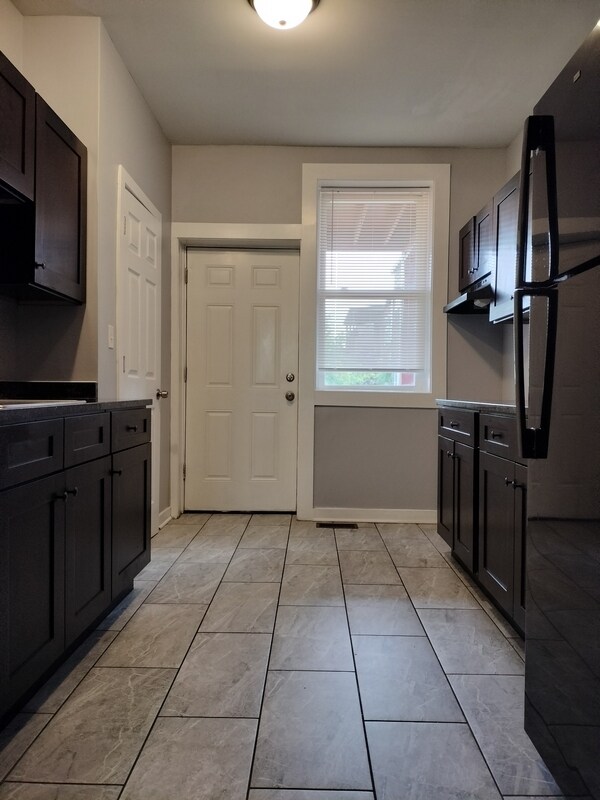 Building Photo - 1415 W 66th St