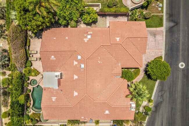 Building Photo - 47210 Heliotrope Dr