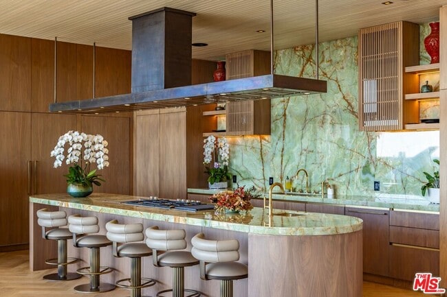 Building Photo - 1851 N Stanley Ave