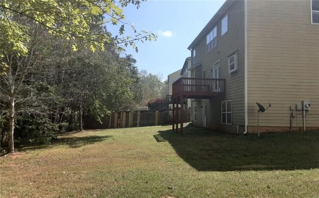 Building Photo - 132 Lakeshore Pkwy
