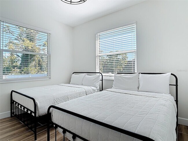 Building Photo - 26 Medalist Way