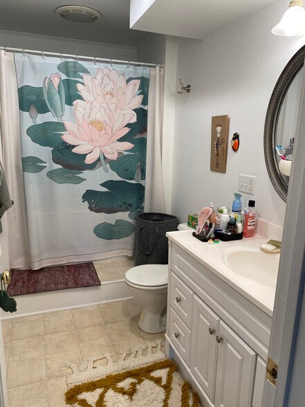Bath - 600 W Linden St