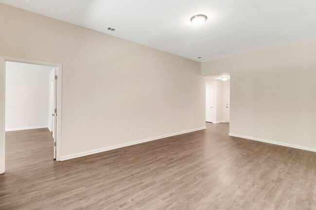 Building Photo - Hartford - Statesboro 3 Bed 2 Bath - Arbor Floor Plan