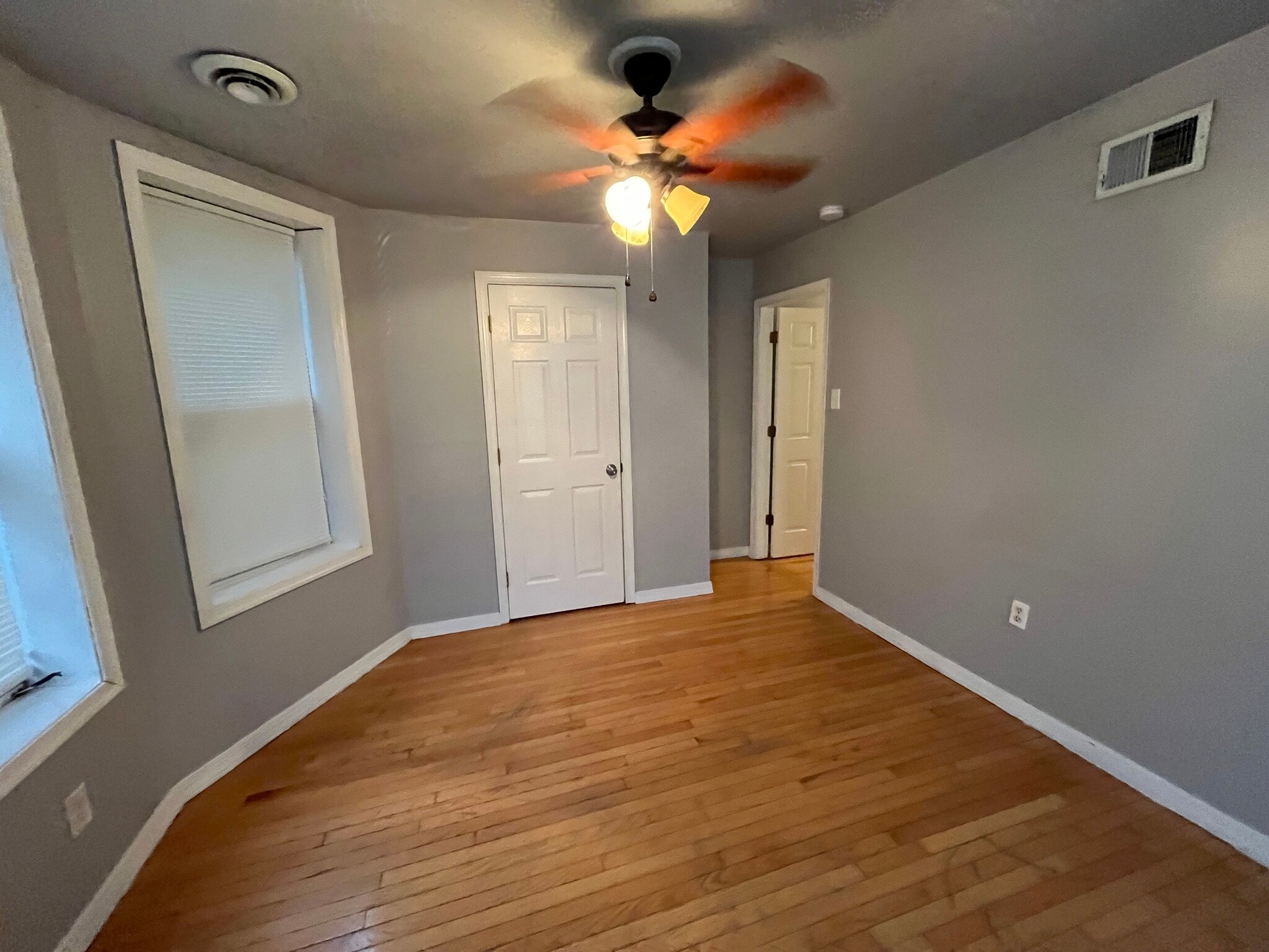BEDROOM 2 - 4900 Walton Ave
