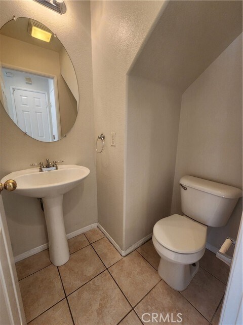 Building Photo - 15752 Home Ct