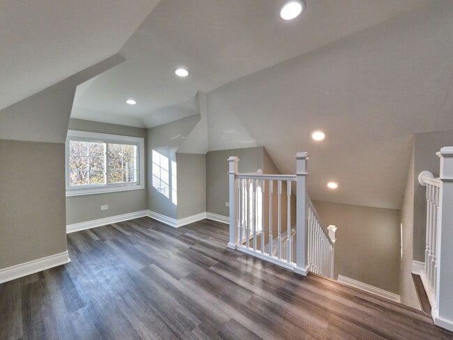 Building Photo - 12762 Elm St