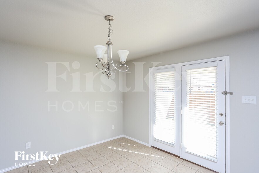 Building Photo - 10460 Winding Passage Way