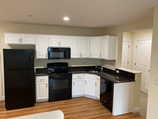 Building Photo - 245 Willard St