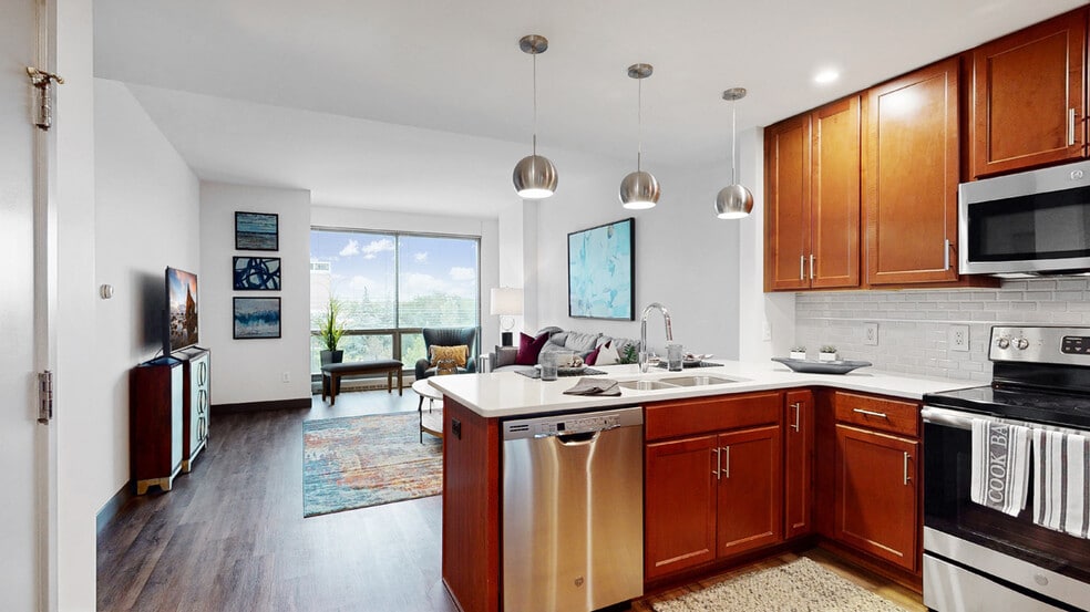 Midtown Crossing Apartments 233 S 33rd St Omaha NE 68131 Apartment