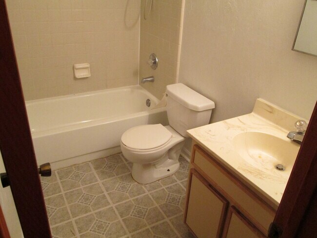 Building Photo - 2333 Hartsfield Way
