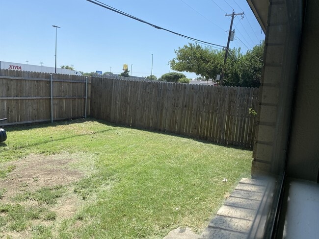 Building Photo - 136 Meador Ln