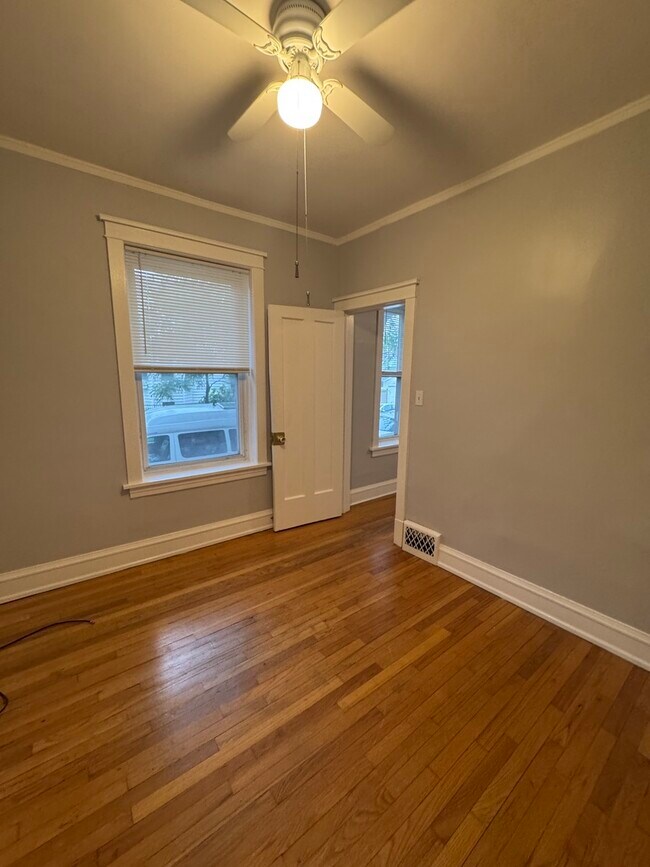 Building Photo - 3008 W Cullom Ave