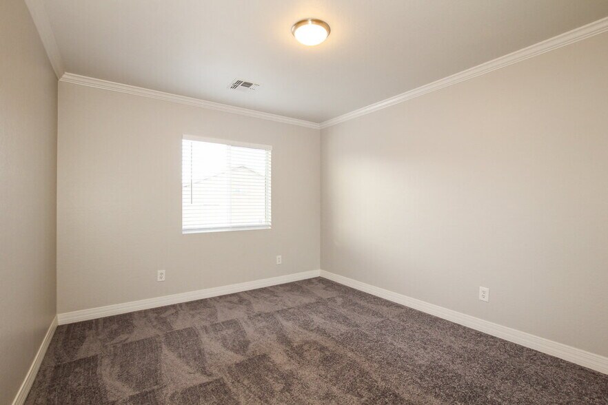 Building Photo - 11578 W Mountain View Rd