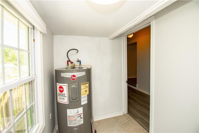 Building Photo - 3 Bedrooms.  2.5 Baths. Luxury Upgrades