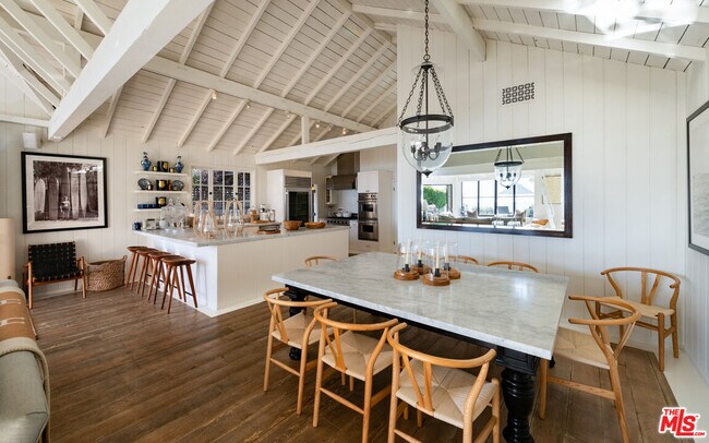 Building Photo - 23618 Malibu Colony Rd