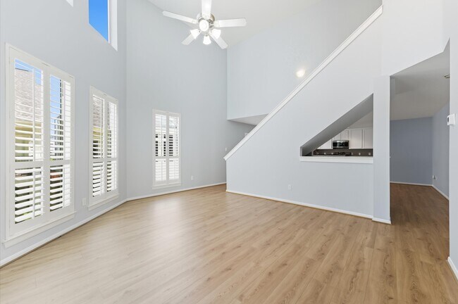 Building Photo - 1269 W 17th St