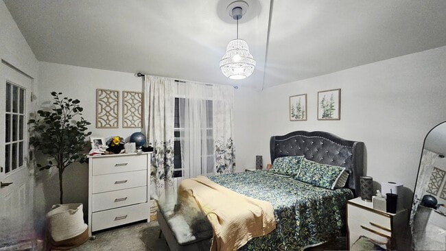 Building Photo - 84 Center Ave