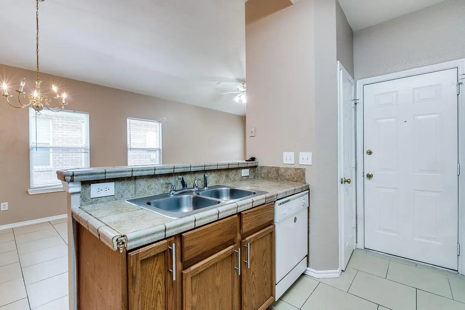 Building Photo - 5915 Lovingham Ct