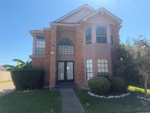 Building Photo - 13811 Purplemartin St