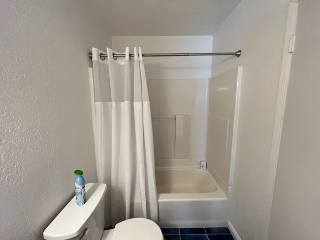 Building Photo - Two bedroom patio home located in NW Modesto!