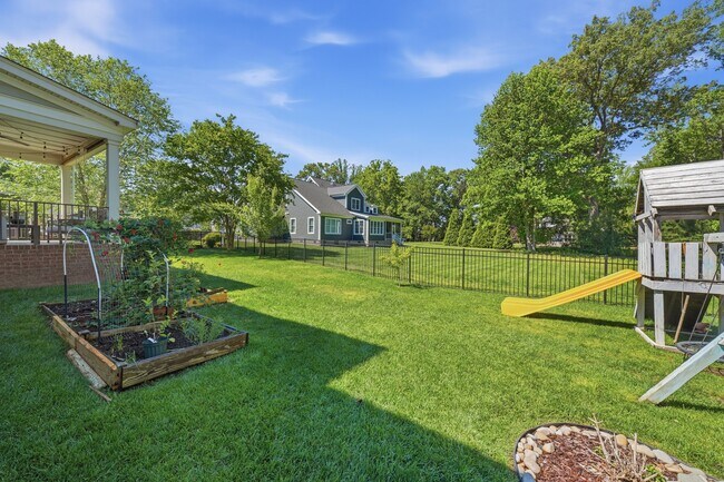 Building Photo - 3418 Raintree Cir