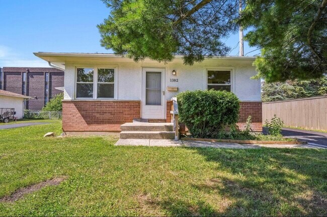 Building Photo - 1382 Pegwood Dr