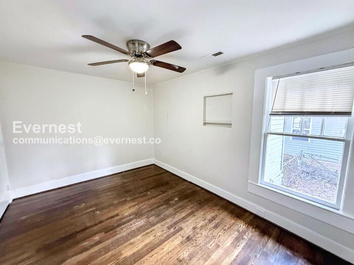 Building Photo - 745 82nd Pl S