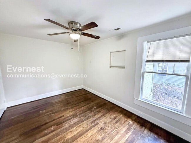 Building Photo - 745 82nd Pl S