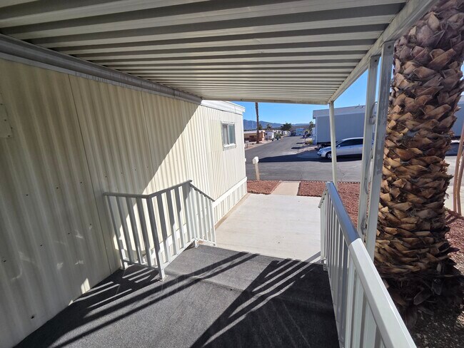 Building Photo - 3601 E Wyoming Ave