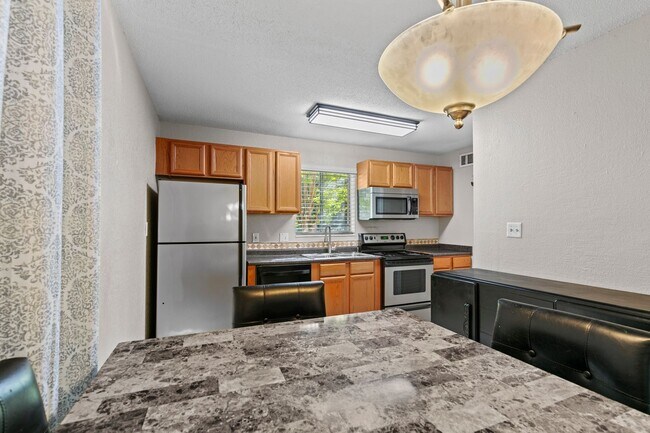 Building Photo - C0507-133 Hawthorne Reserve