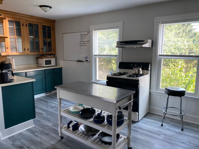 Building Photo - 45 Galvin St