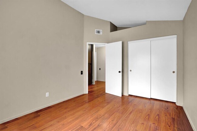 Building Photo - 939 Shana Pl