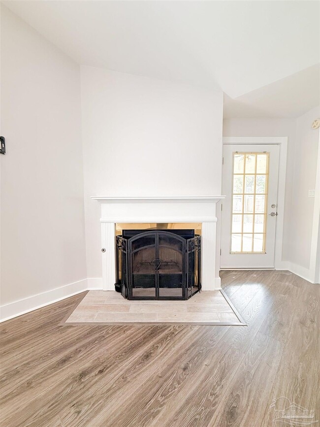 Building Photo - 161 Mirabelle Cir