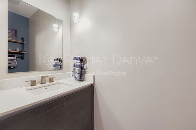 Building Photo - 4200 W 17th Ave