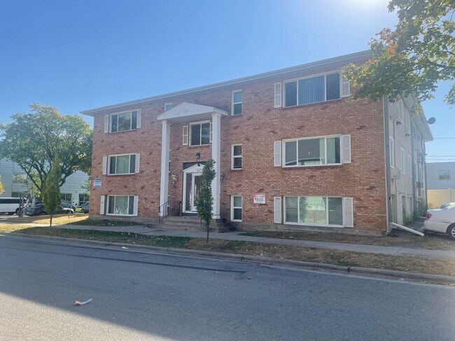 Building Photo - 801 N 21St Ave