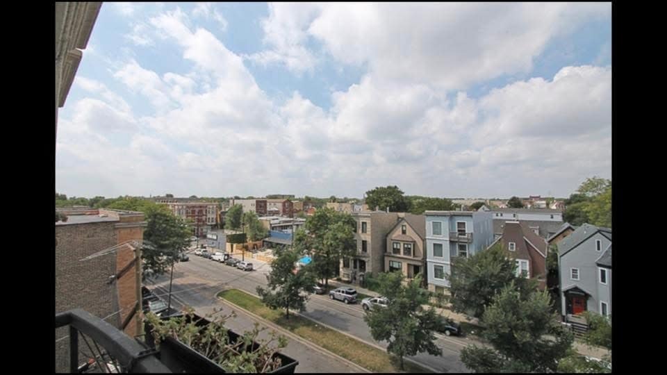 Building Photo - 2021 N Kedzie Ave