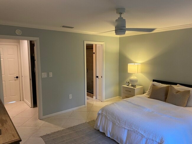 Building Photo - 800 Coquina Ln