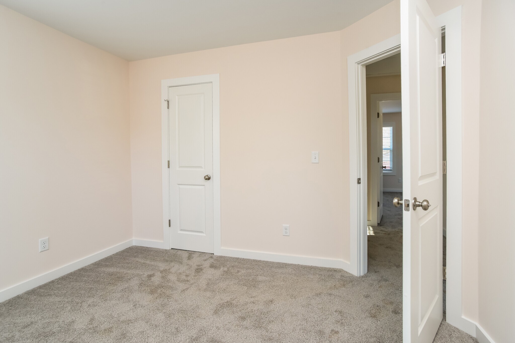 Building Photo - 608 E Texas Ave