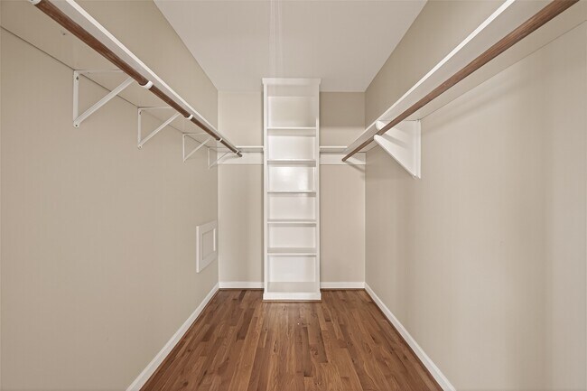 Building Photo - 5646 Hazen St