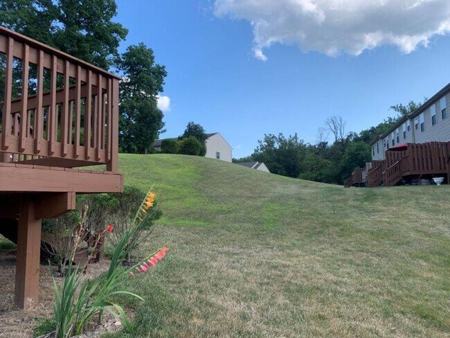 Building Photo - 346 Weatherstone Dr